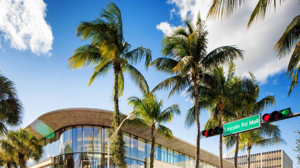 Why is Lincoln Road a must-see destination?